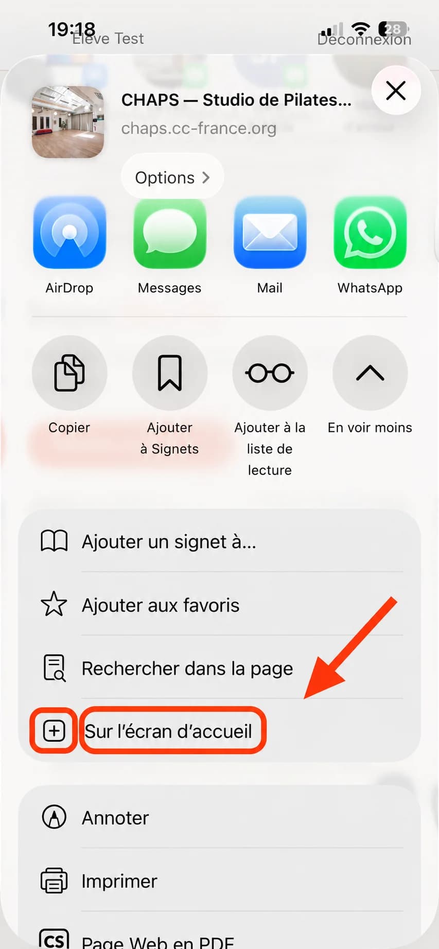 La feuille de partage déroulée, l’entrée « Sur l’écran d’accueil » entourée en rouge