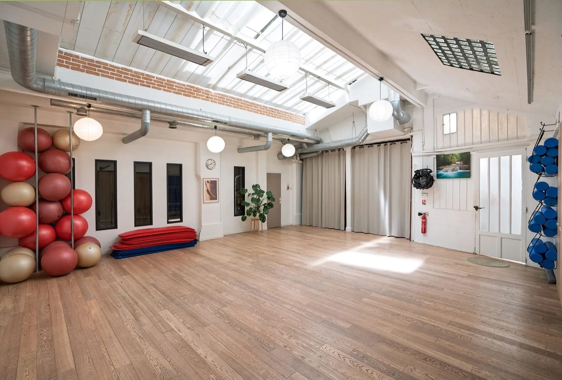 L’accueil du studio CHAPS sous la verrière, Paris 11e